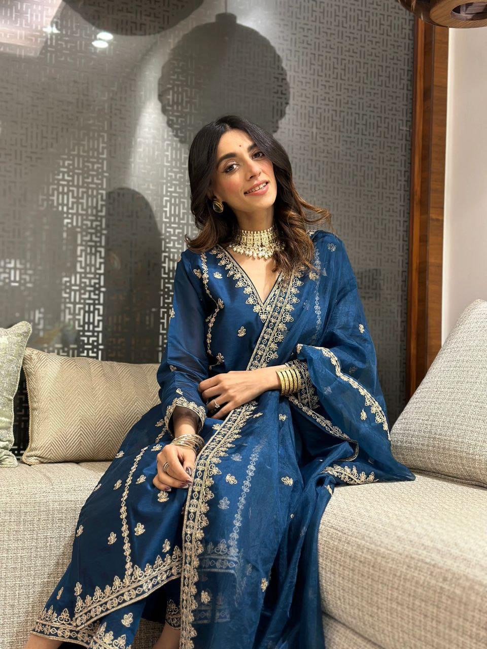 Chanderi Silk Kurta Set with Embroidery & Organza Dupatta