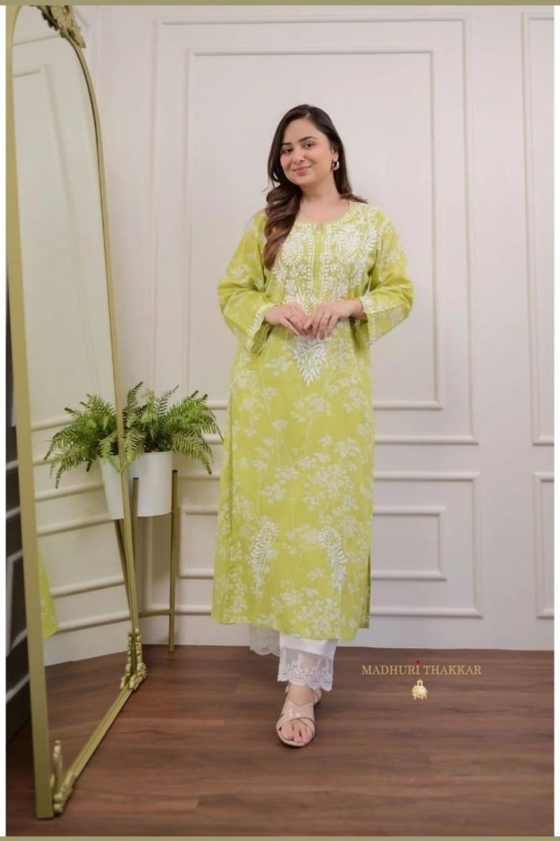ChickanKari Best Seller kurti Set for Casual Outing
