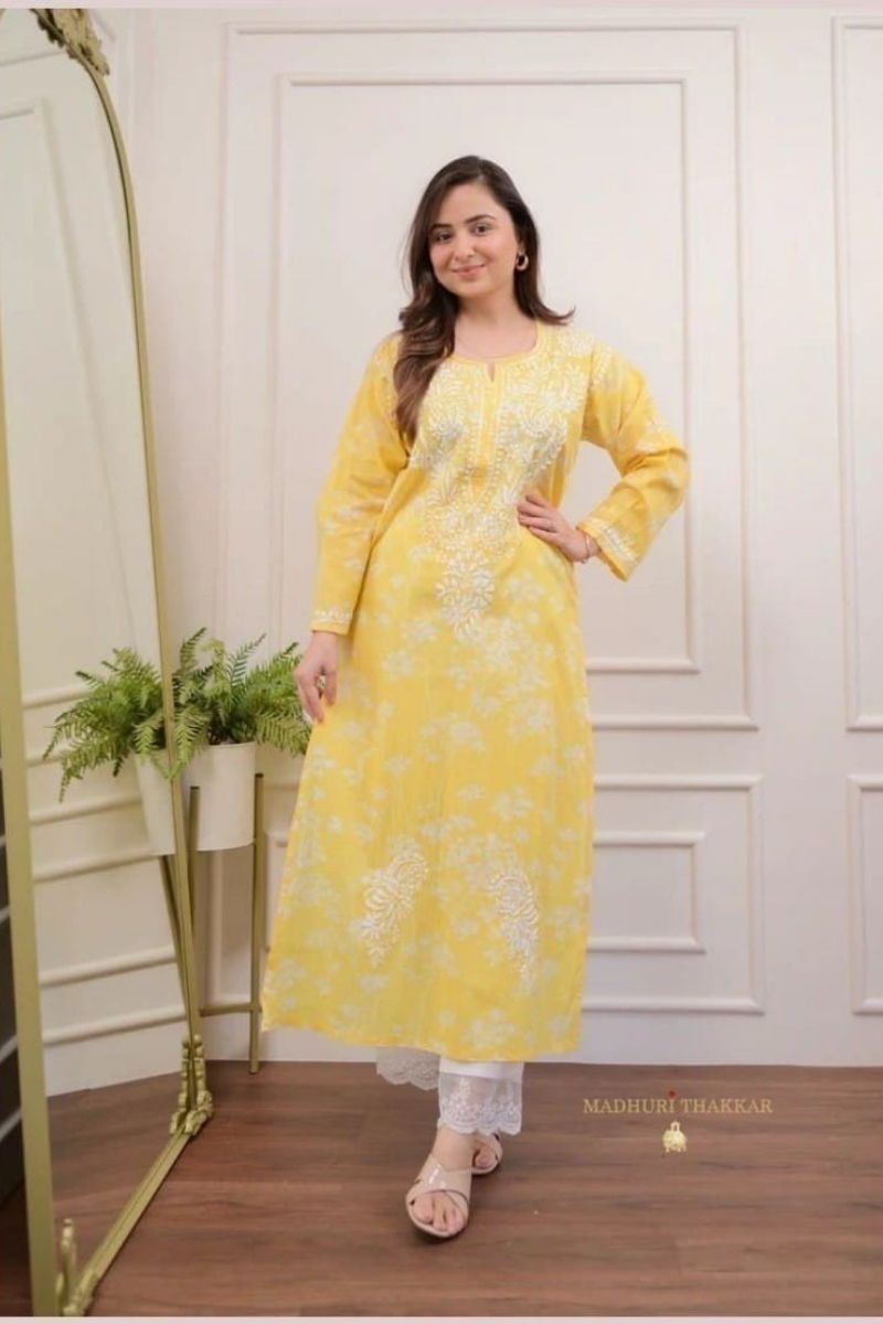 ChickanKari Best Seller kurti Set for Casual Outing