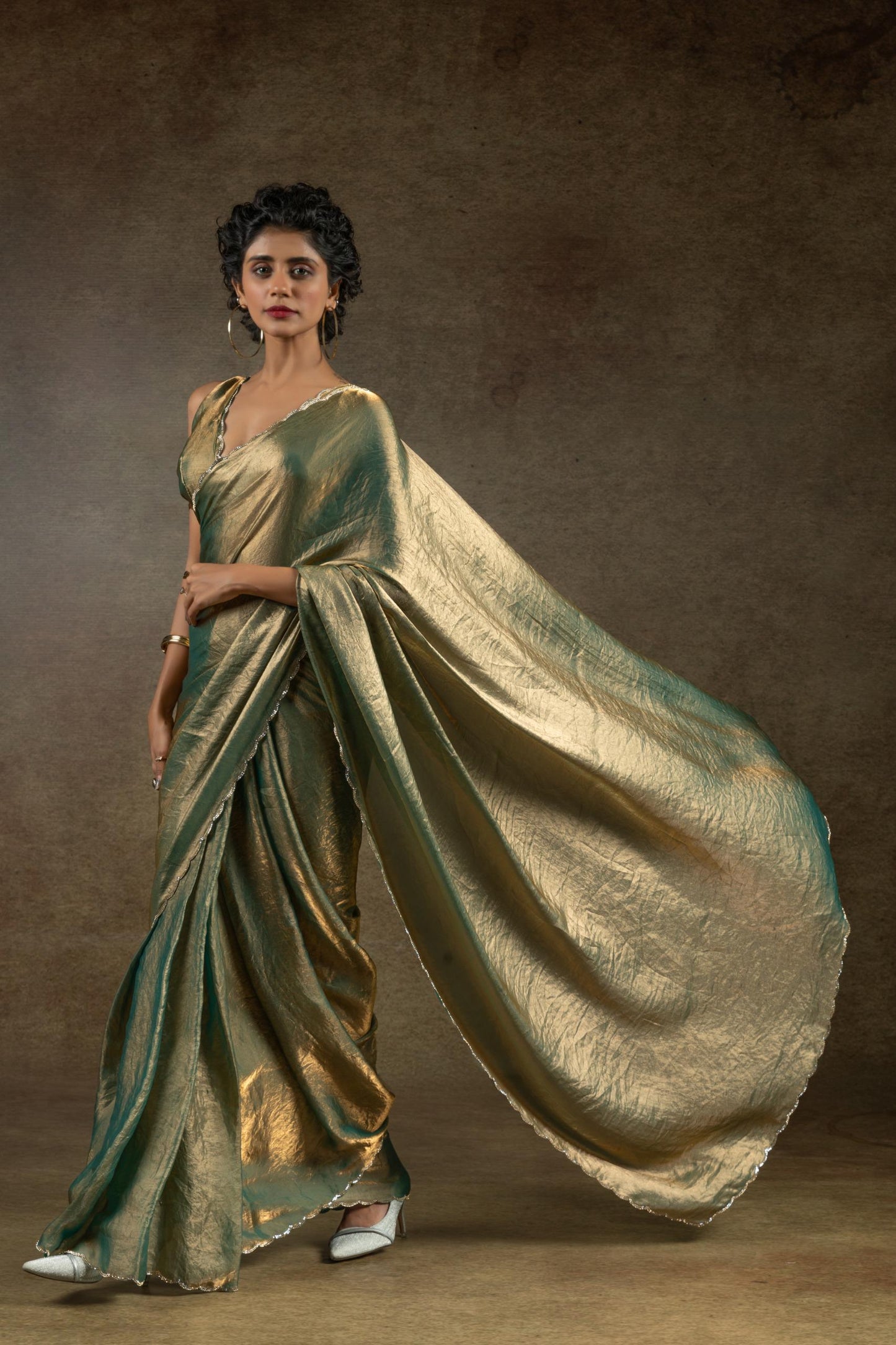 Elegant Embroidered Saree Set for Festive and Wedding Look