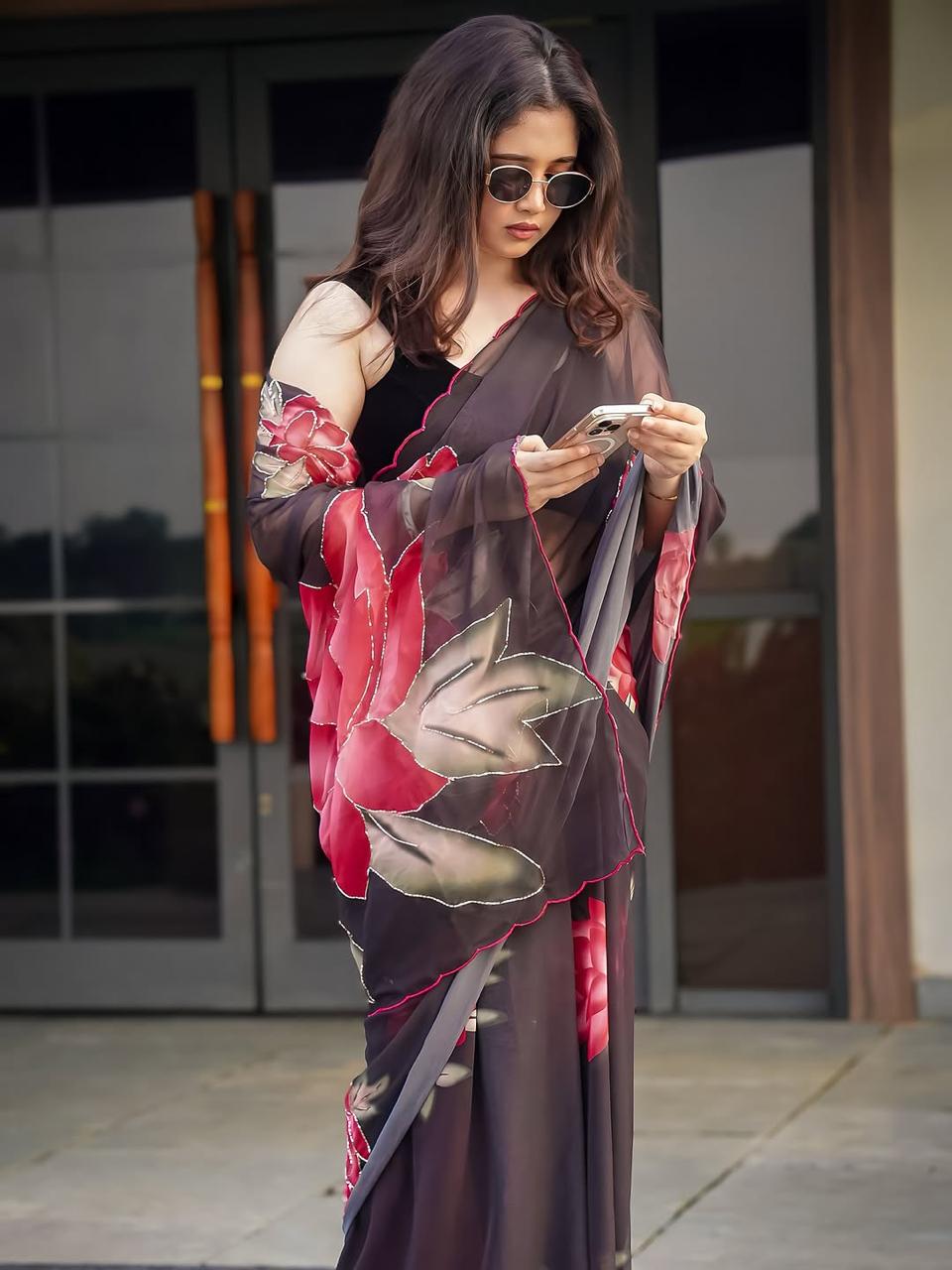 Elegant Floral Saree for Women Perfect Wedding Gift