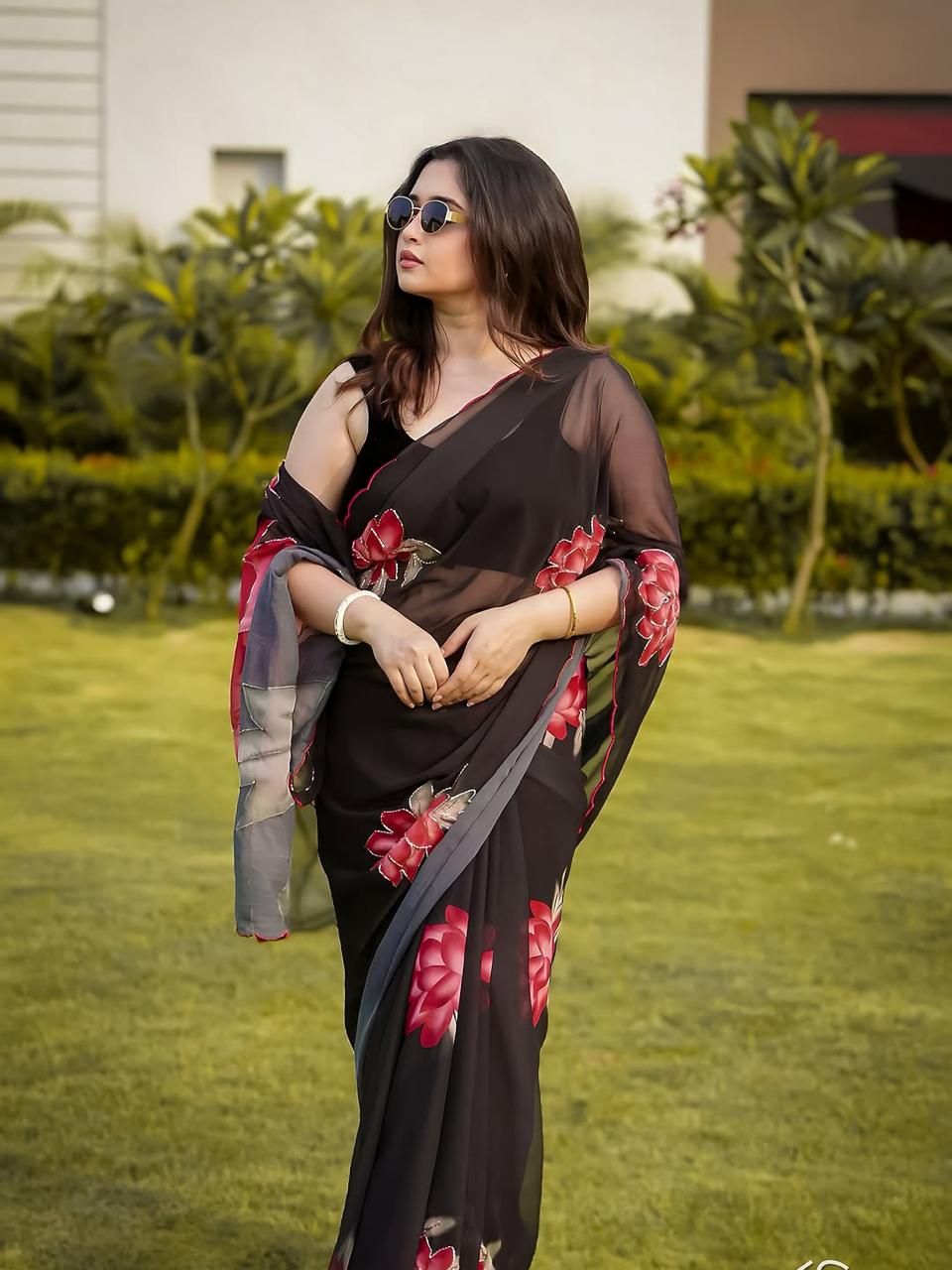 Elegant Floral Saree for Women Perfect Wedding Gift