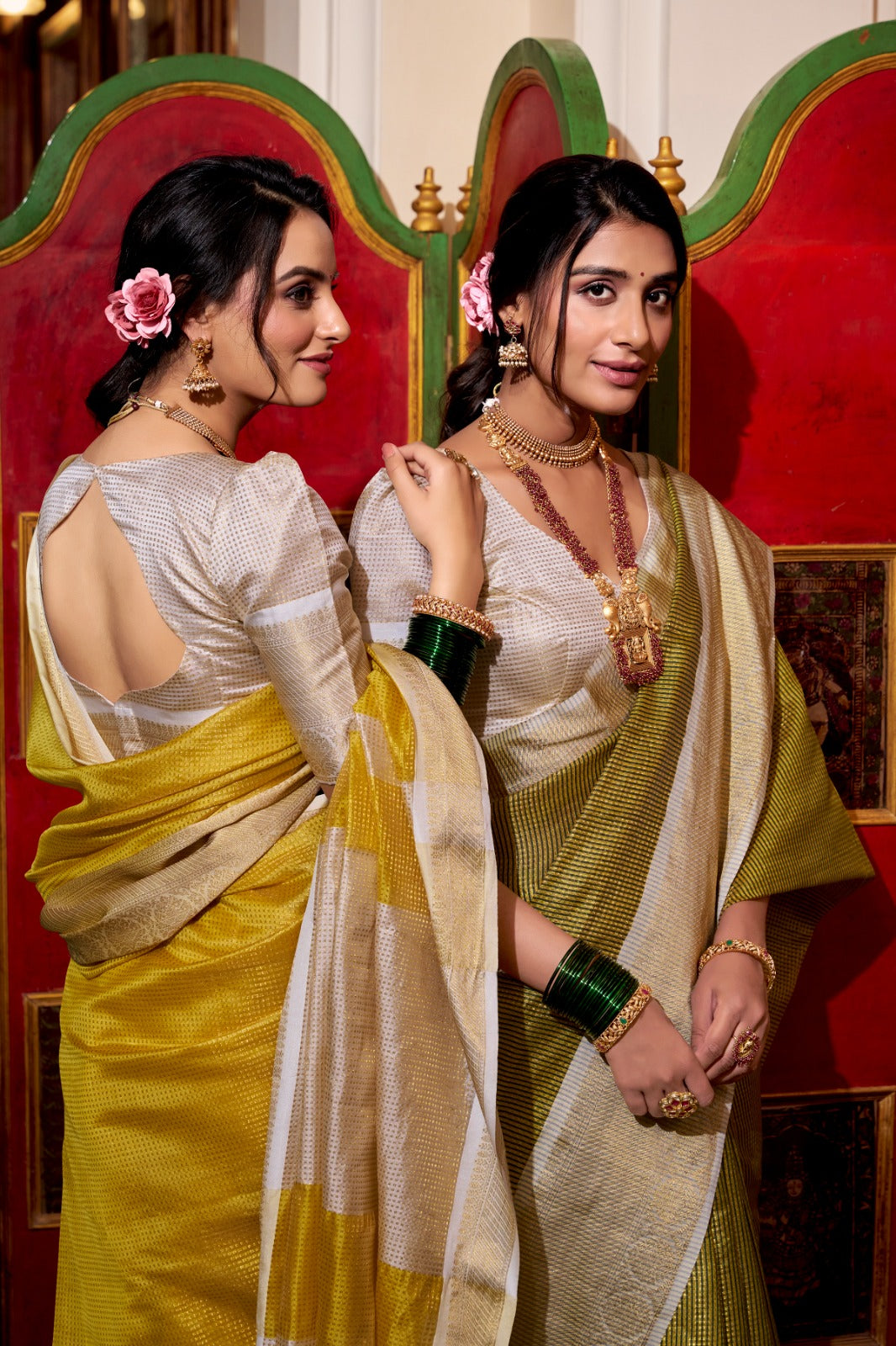 Elegant Jacquard Chex Saree with Zari Weaving & Blouse