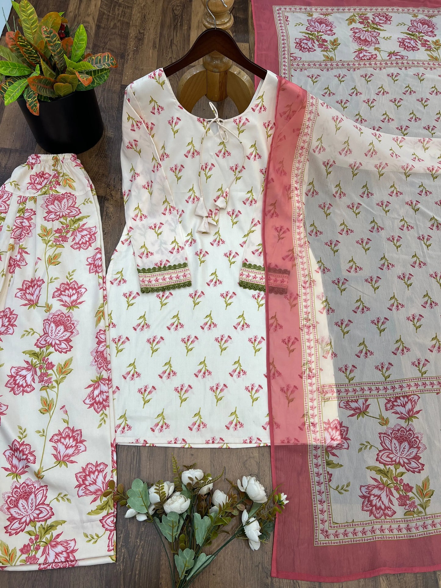 Everyday Floral Ethnic Set