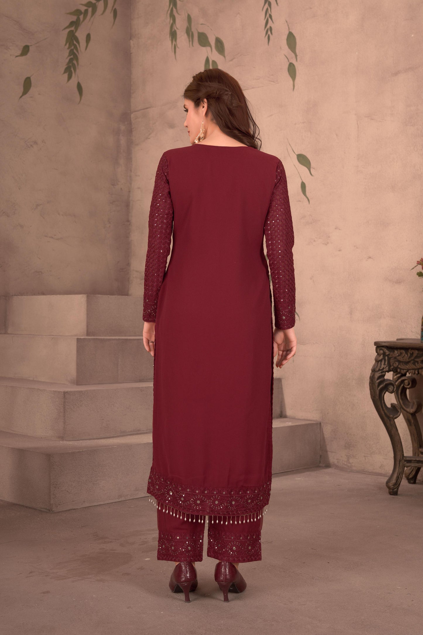Graceful Embroidered Suit Set Perfect for Festive Occasions
