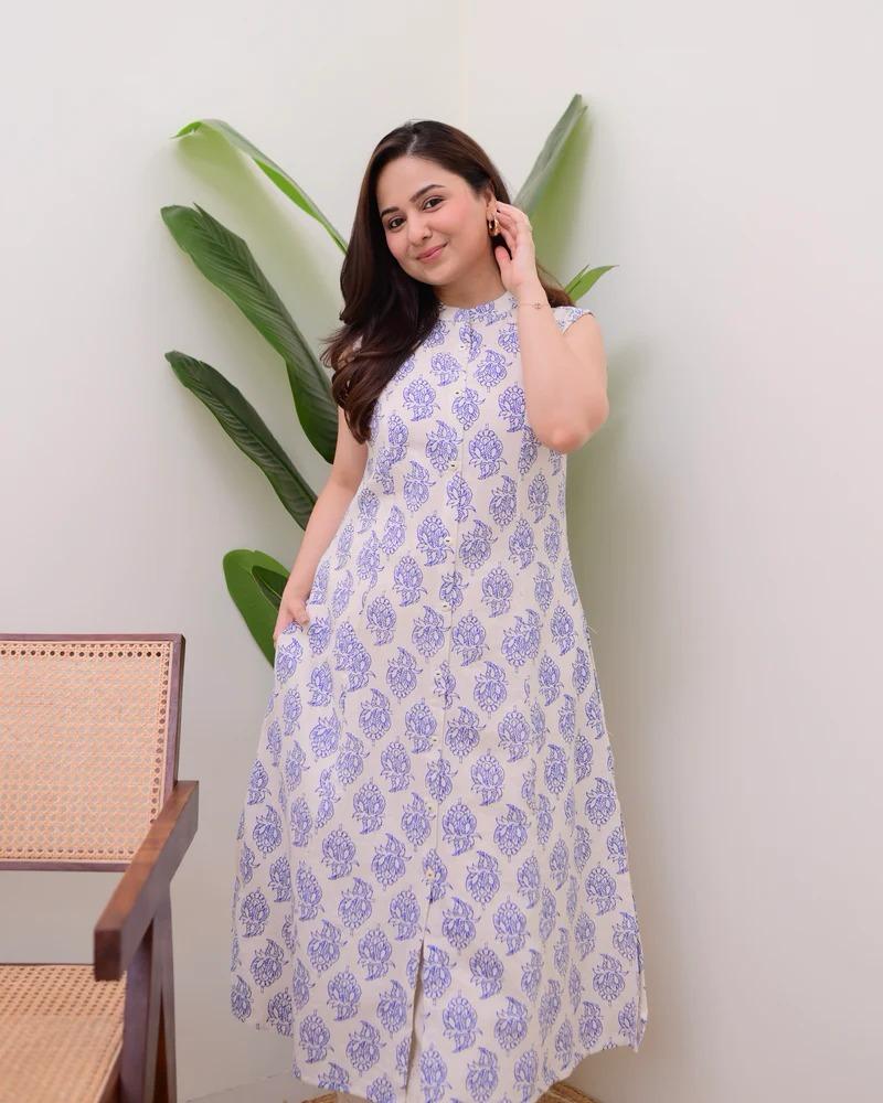 Printed Sleeveless Kurti with Embroidery for All Occasions