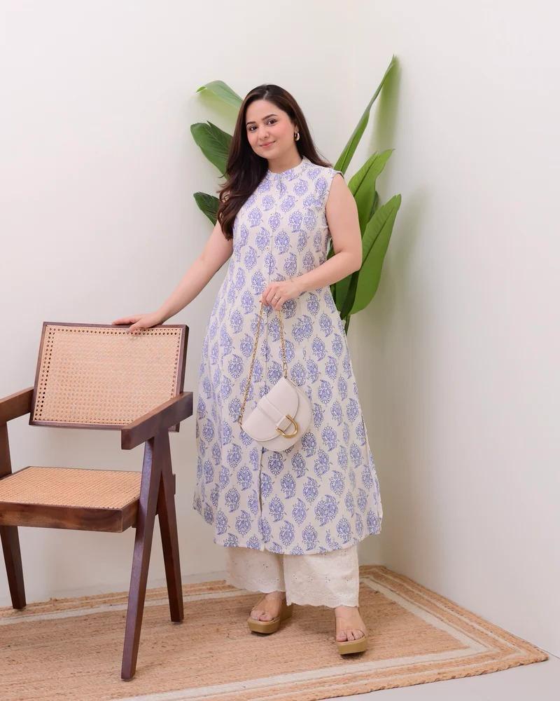 Printed Sleeveless Kurti with Embroidery for All Occasions