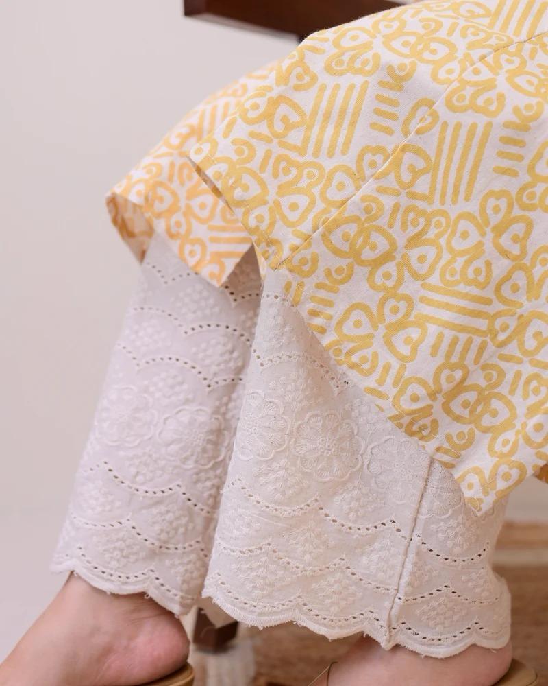 Printed Sleeveless Kurti with Embroidery for All Occasions