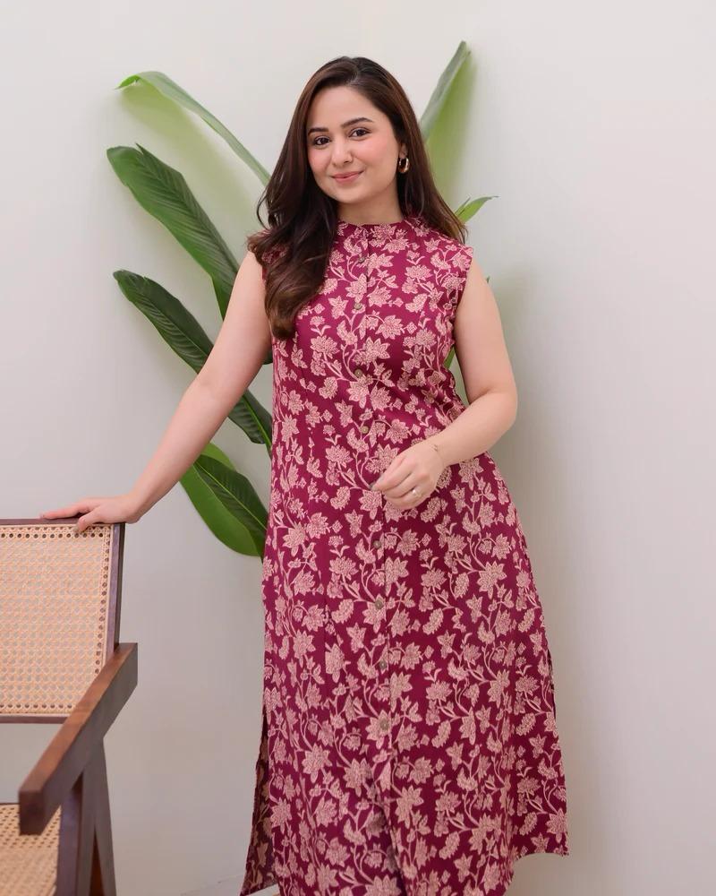 Printed Sleeveless Kurti with Embroidery for All Occasions