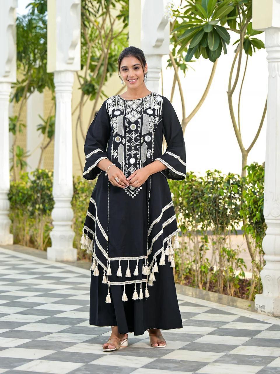 Stylish Ethnic Set for Festivals, Weddings & Special Events
