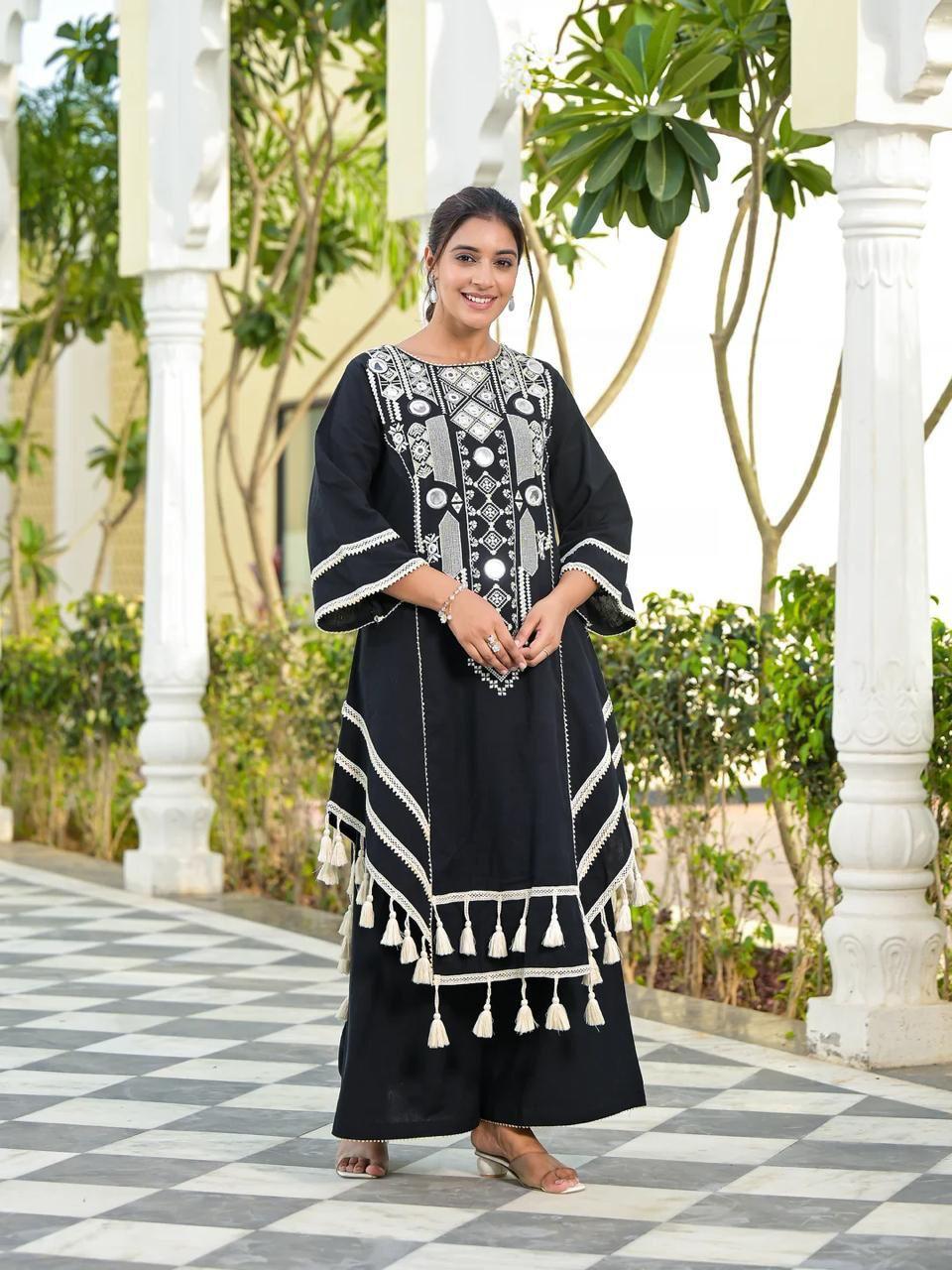 Stylish Ethnic Set for Festivals, Weddings & Special Events