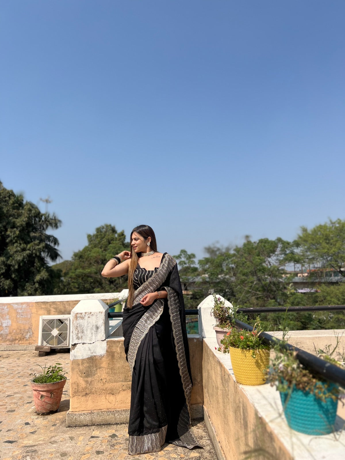 Vichitra Silk Saree with Zari and Stone Work Detailing