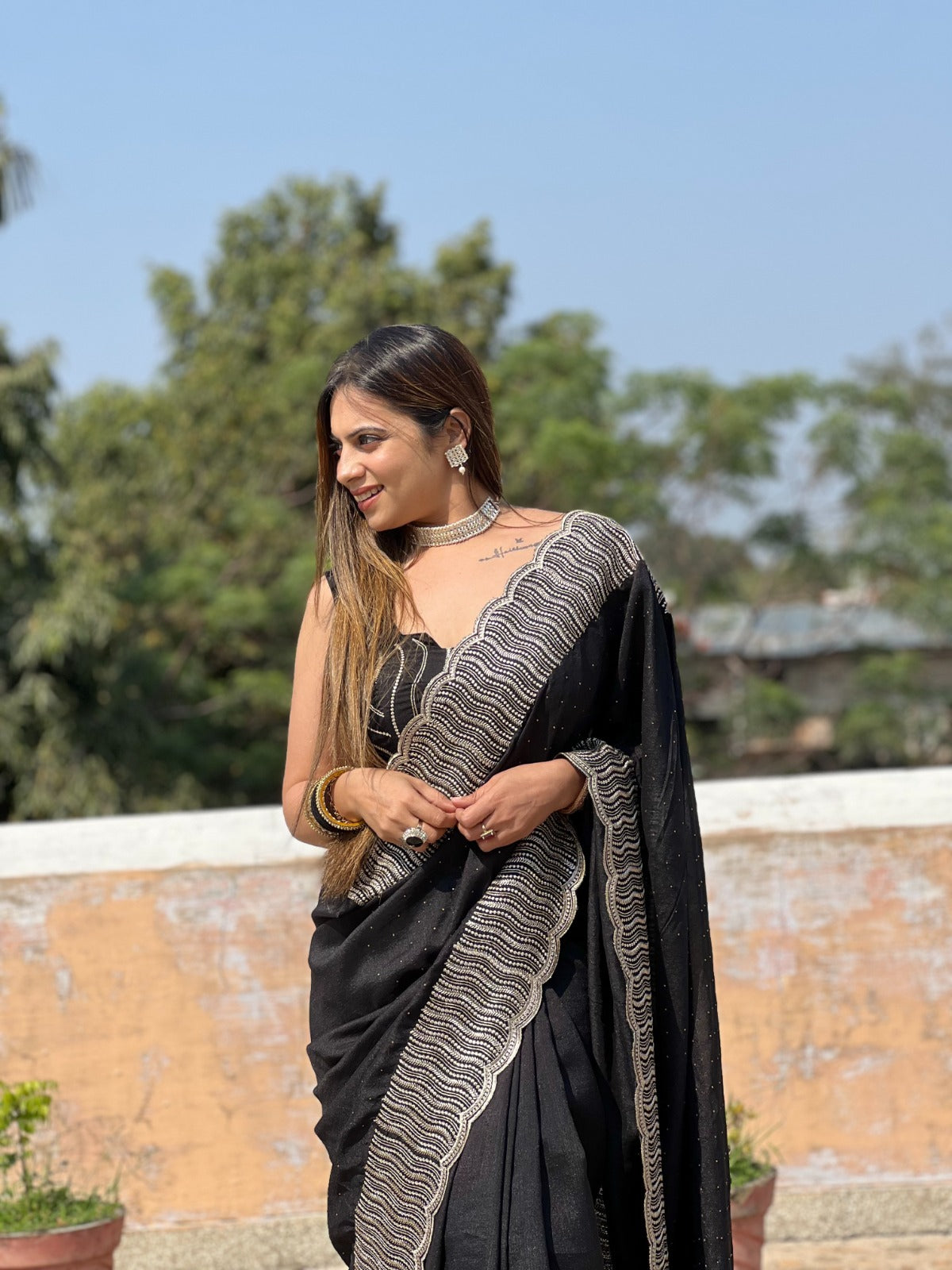 Vichitra Silk Saree with Zari and Stone Work Detailing