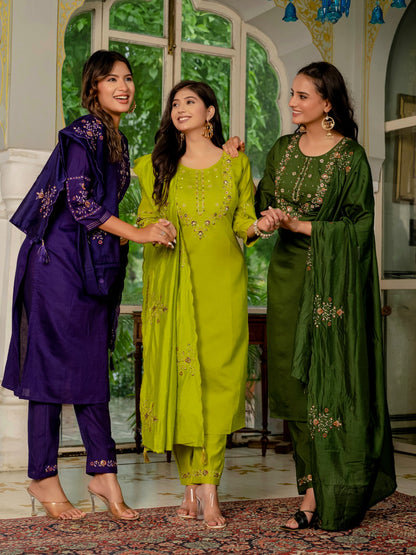 Elegant Embroidered Kurti Pant Set with Dupatta