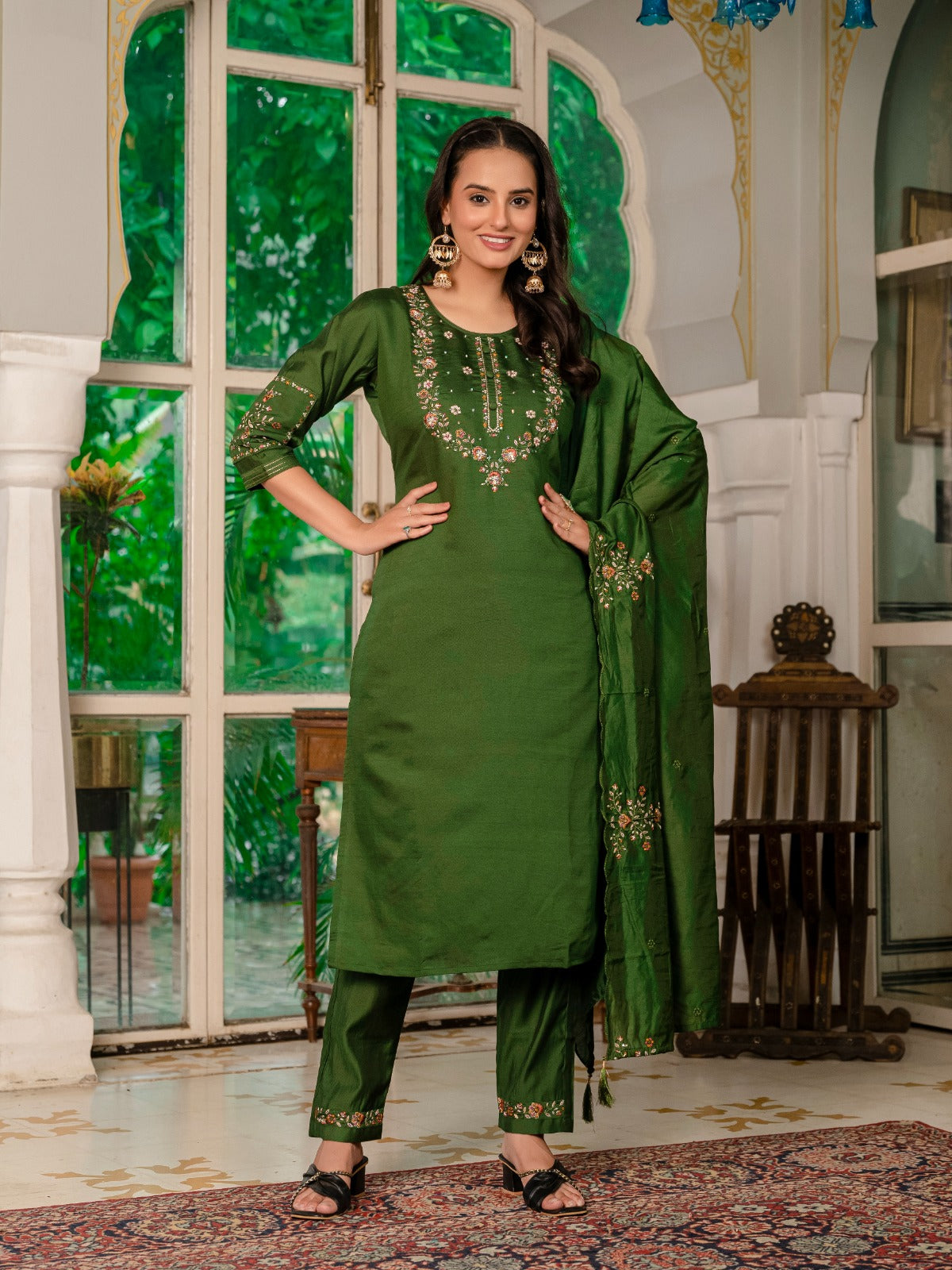 Elegant Embroidered Kurti Pant Set with Dupatta