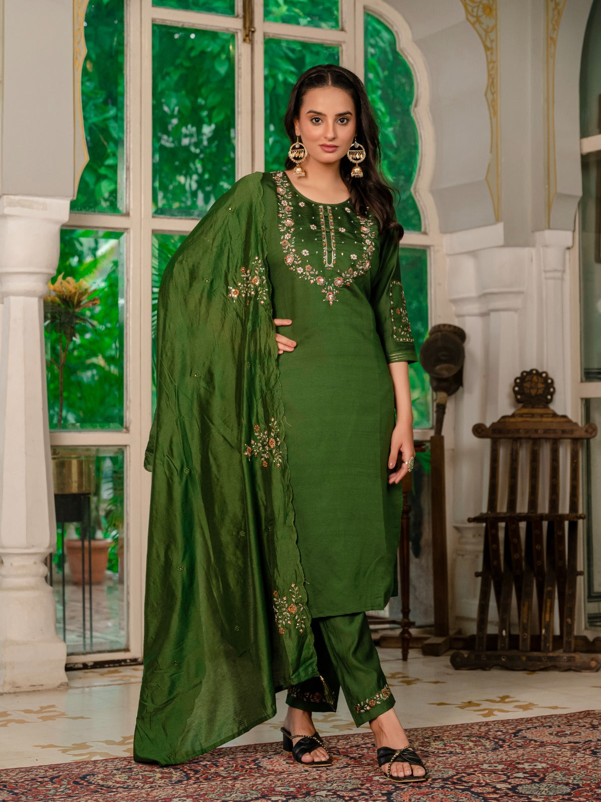 Elegant Embroidered Kurti Pant Set with Dupatta