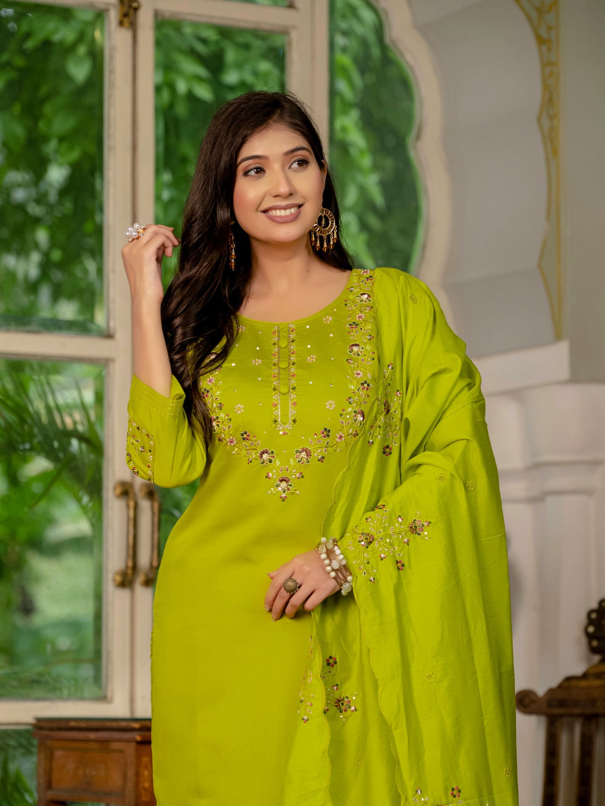 Elegant Embroidered Kurti Pant Set with Dupatta