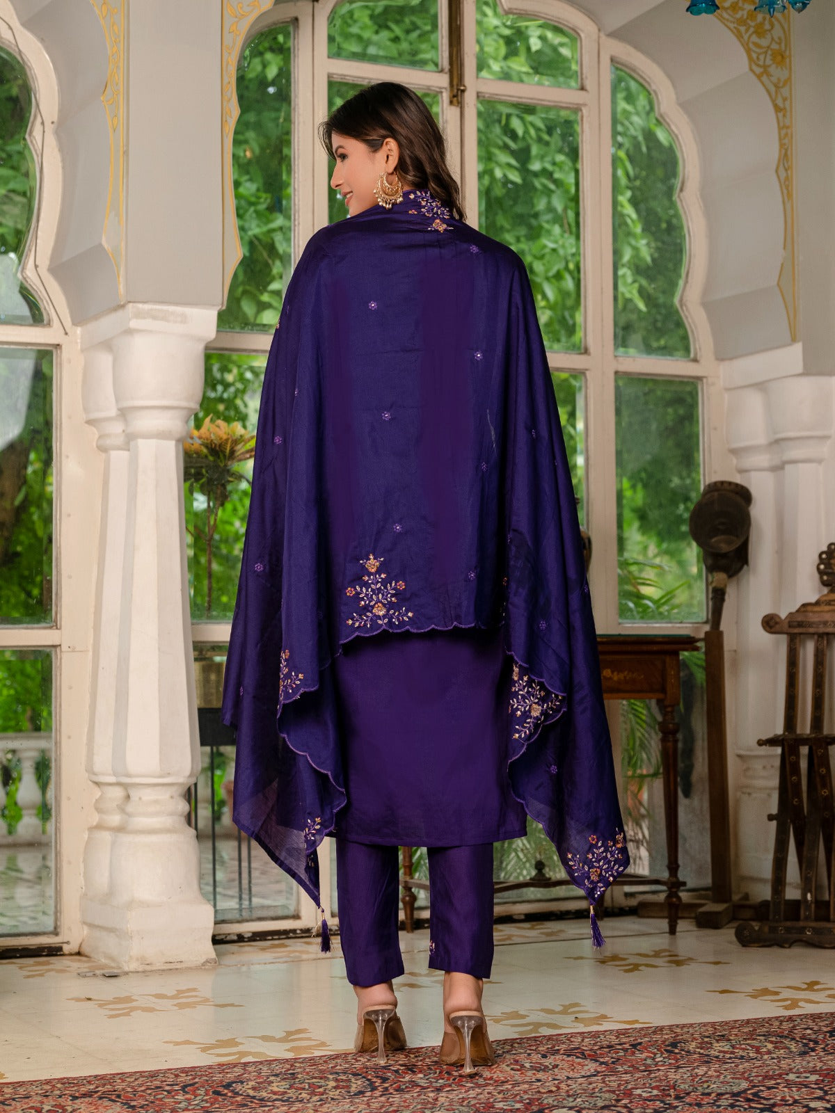 Elegant Embroidered Kurti Pant Set with Dupatta