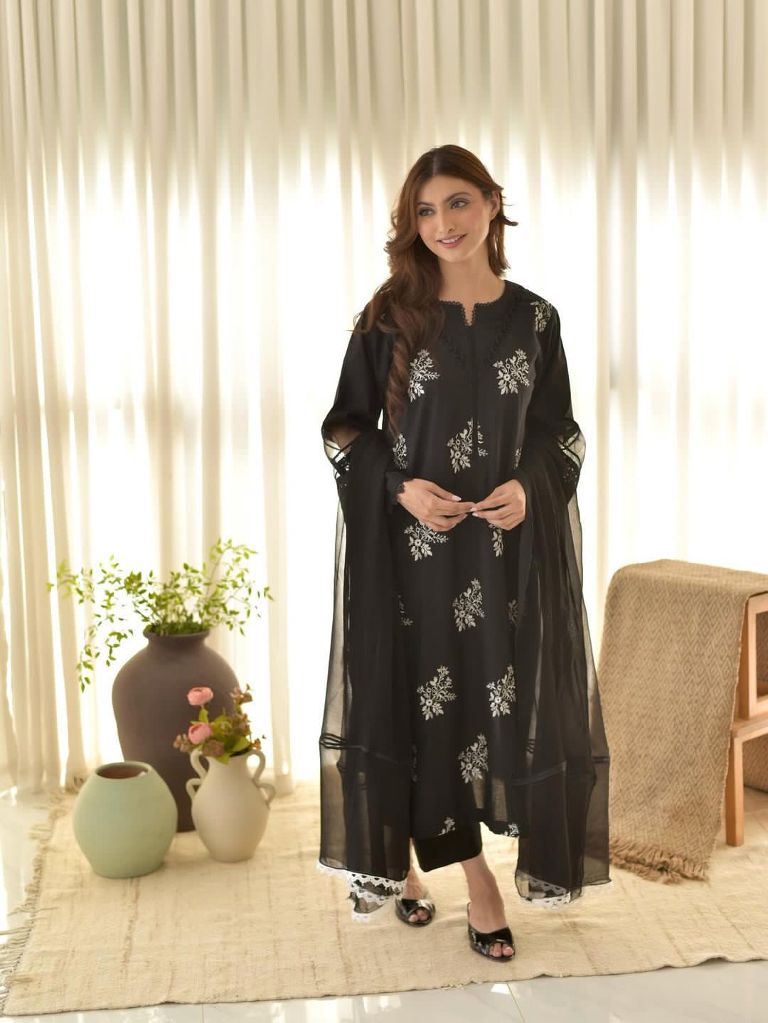 Elegant Embroidered Suit Set with Printed Dupatta
