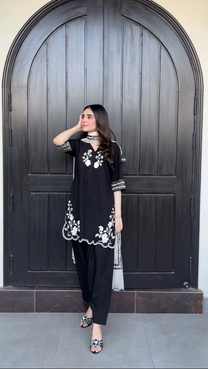 Elegant Farsi Salwar Suit Set with Embroidery Work