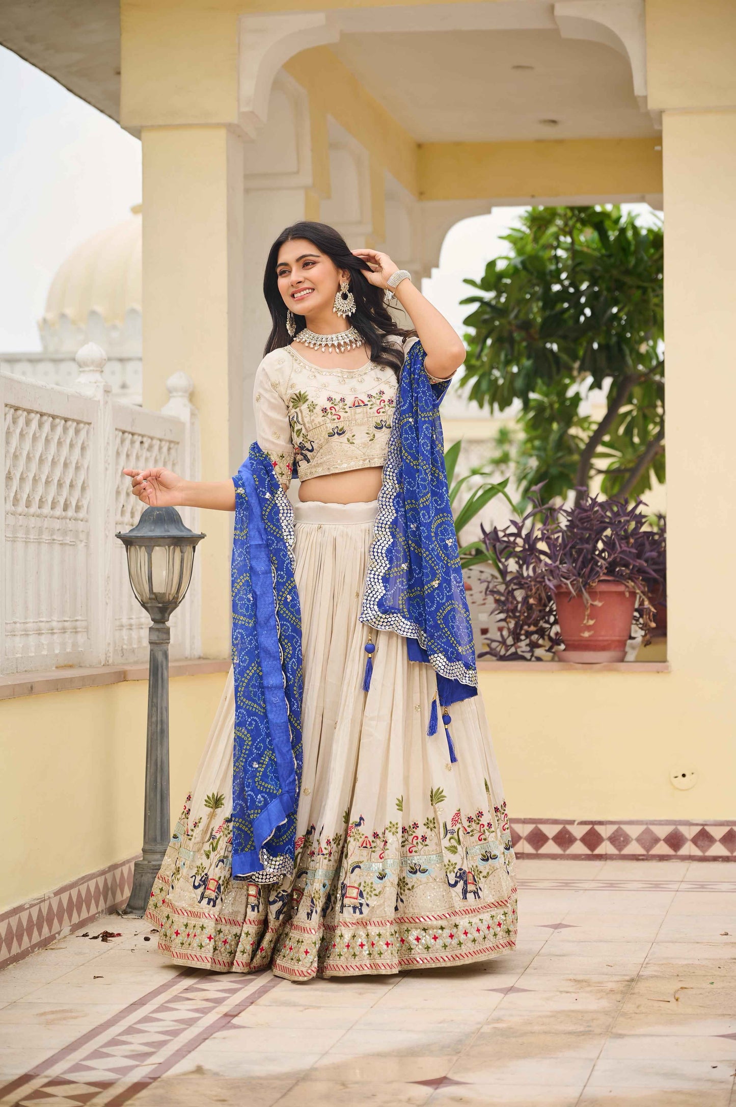 Elegant White Lehenga Choli Dupatta Set for Women