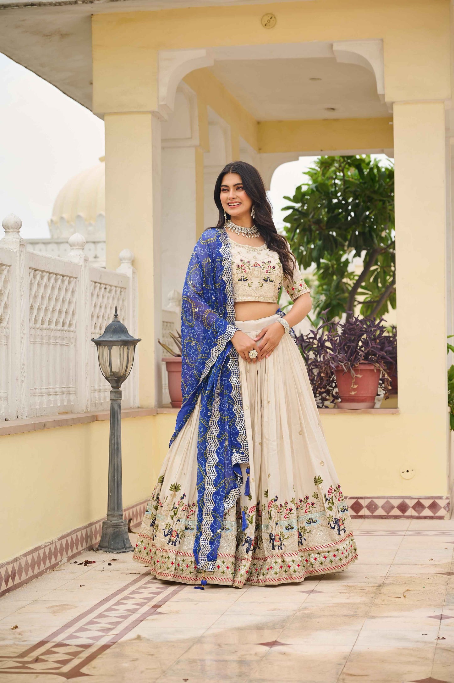 Elegant White Lehenga Choli Dupatta Set for Women