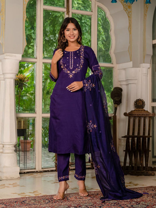 Elegant Embroidered Kurti Pant with Dupatta Set