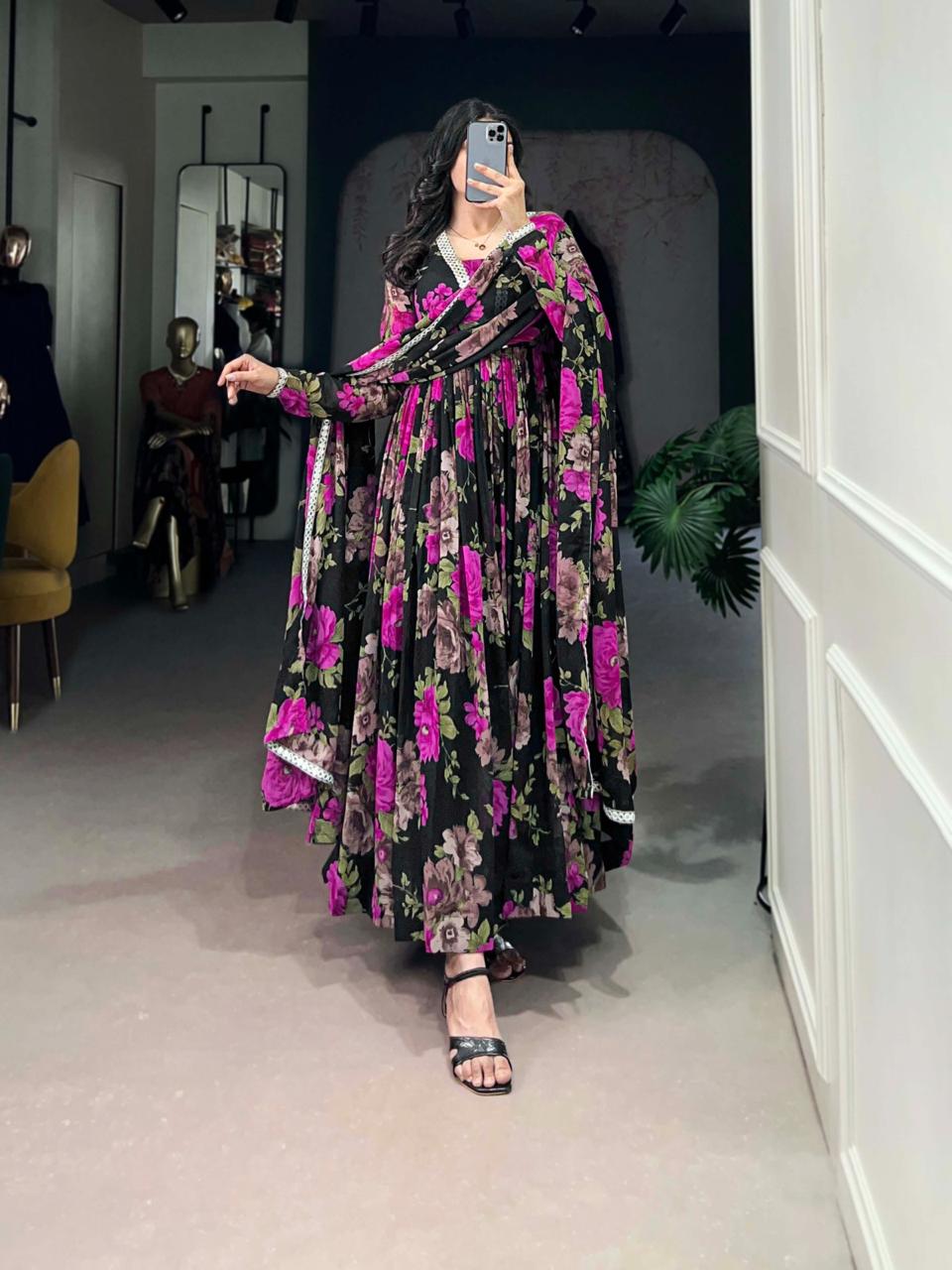 Floral printed with Peper Mirror Lace Touch Up Gown