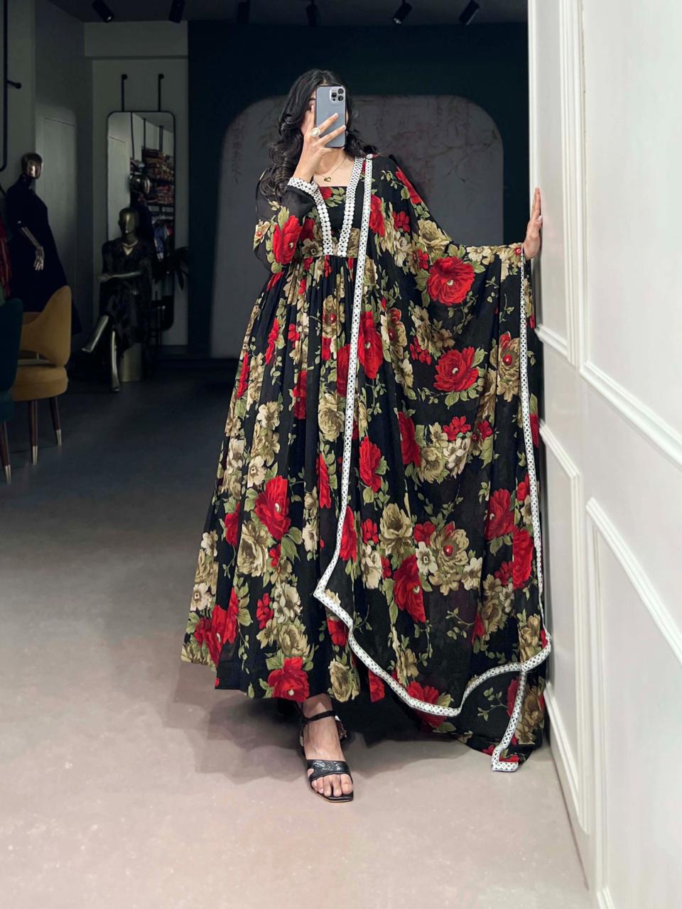 Floral printed with Peper Mirror Lace Touch Up Gown