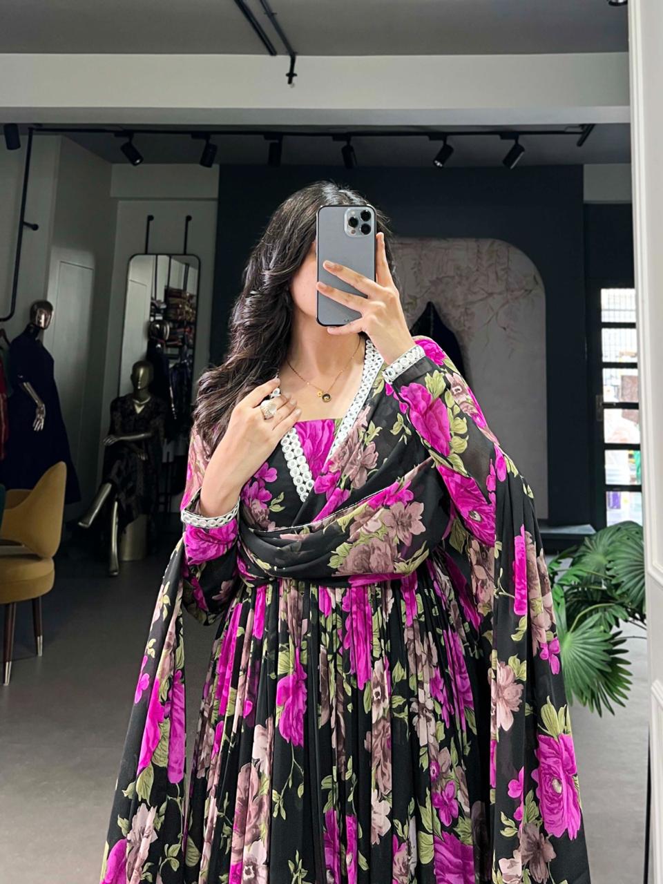 Floral printed with Peper Mirror Lace Touch Up Gown