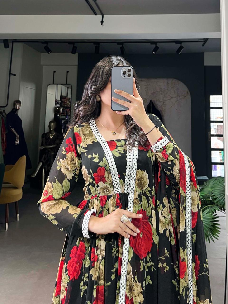 Floral printed with Peper Mirror Lace Touch Up Gown