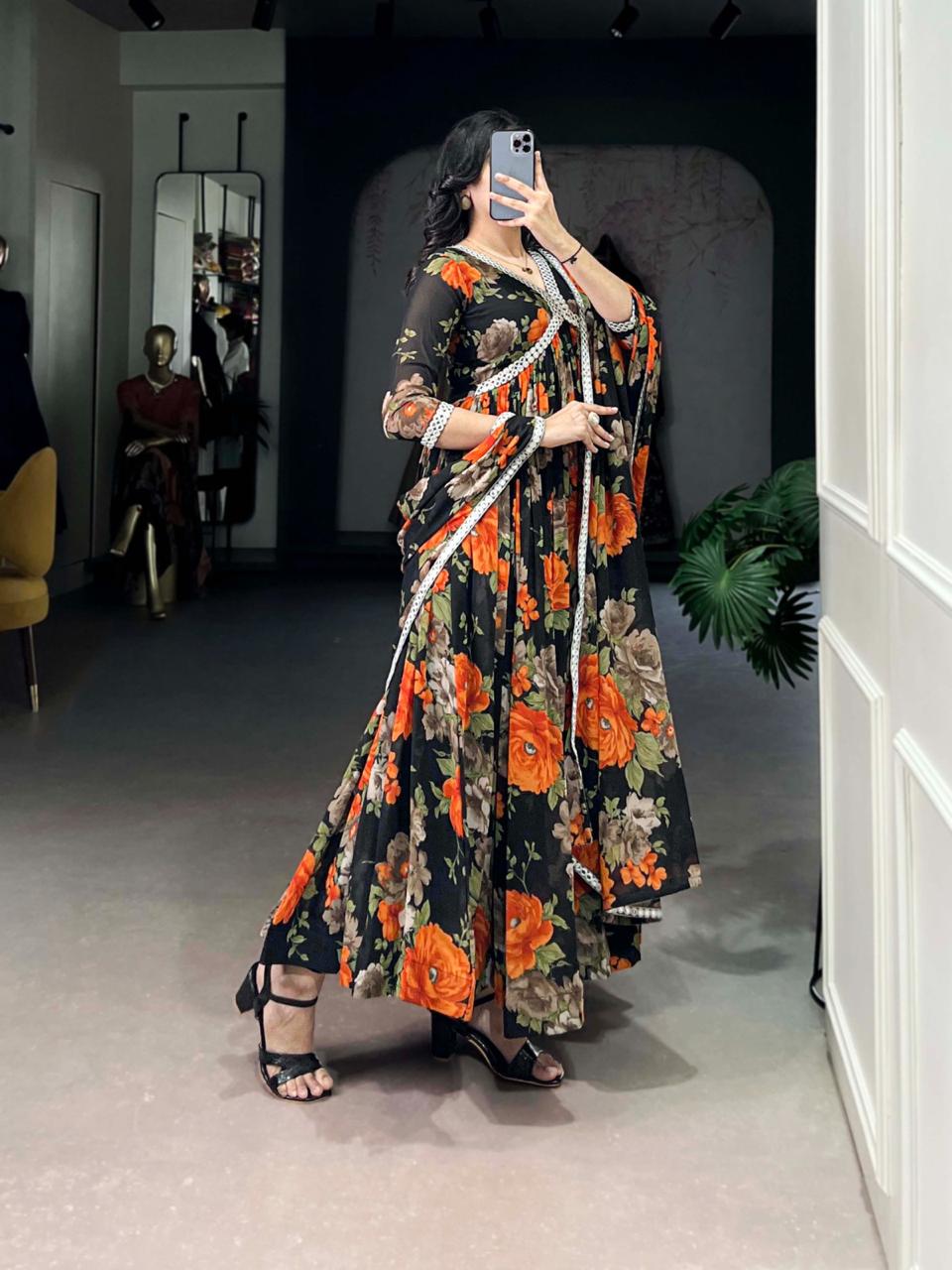 Floral printed with Peper Mirror Lace Touch Up Gown