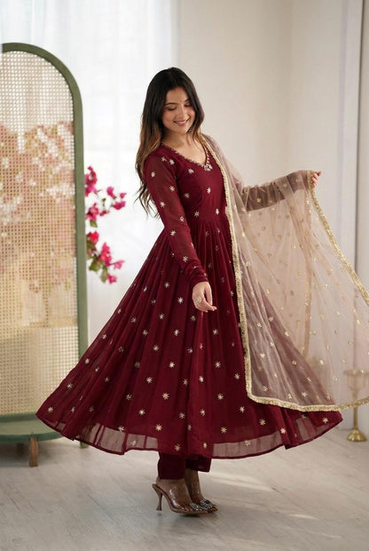 Full Sleeve Gown Set