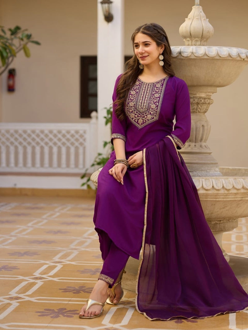 Modern Embroidered Kurti Set with Chinon Dupatta for Women