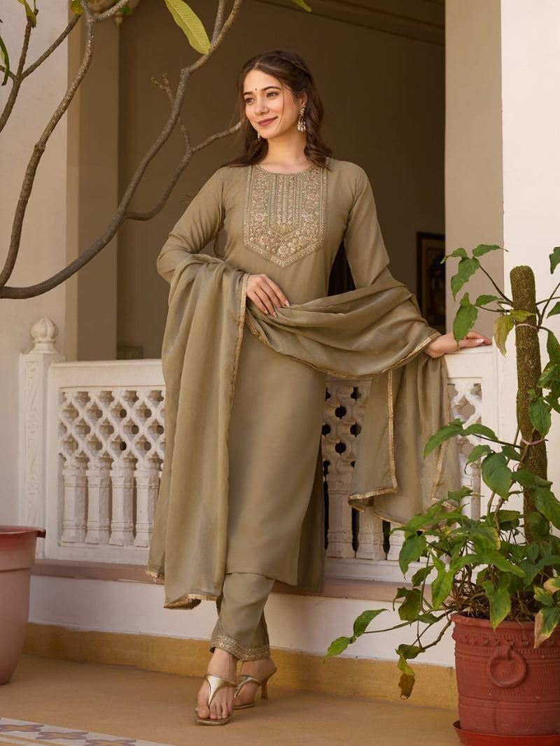 Modern Embroidered Kurti Set with Chinon Dupatta for Women