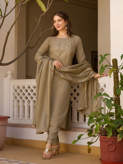 Modern Embroidered Kurti Set with Chinon Dupatta for Women